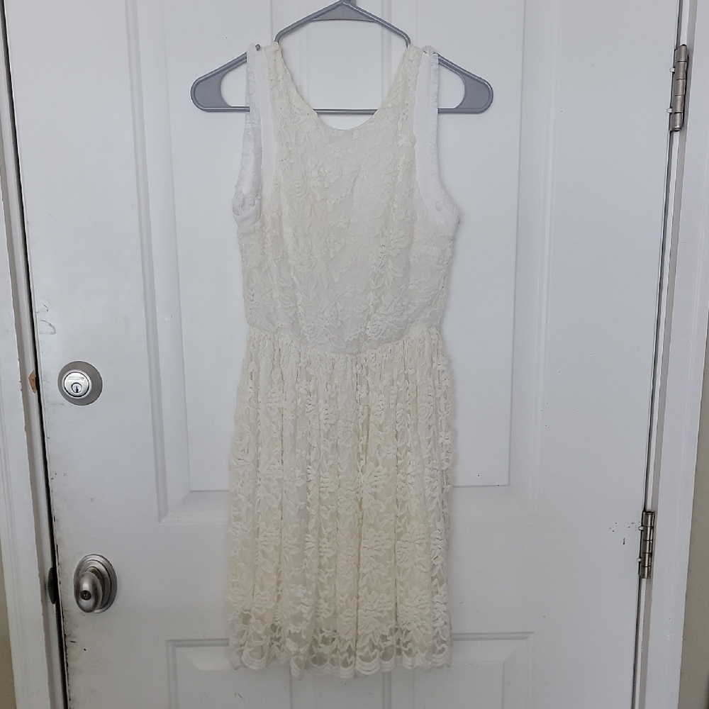 Elegant Cream Lace Dress